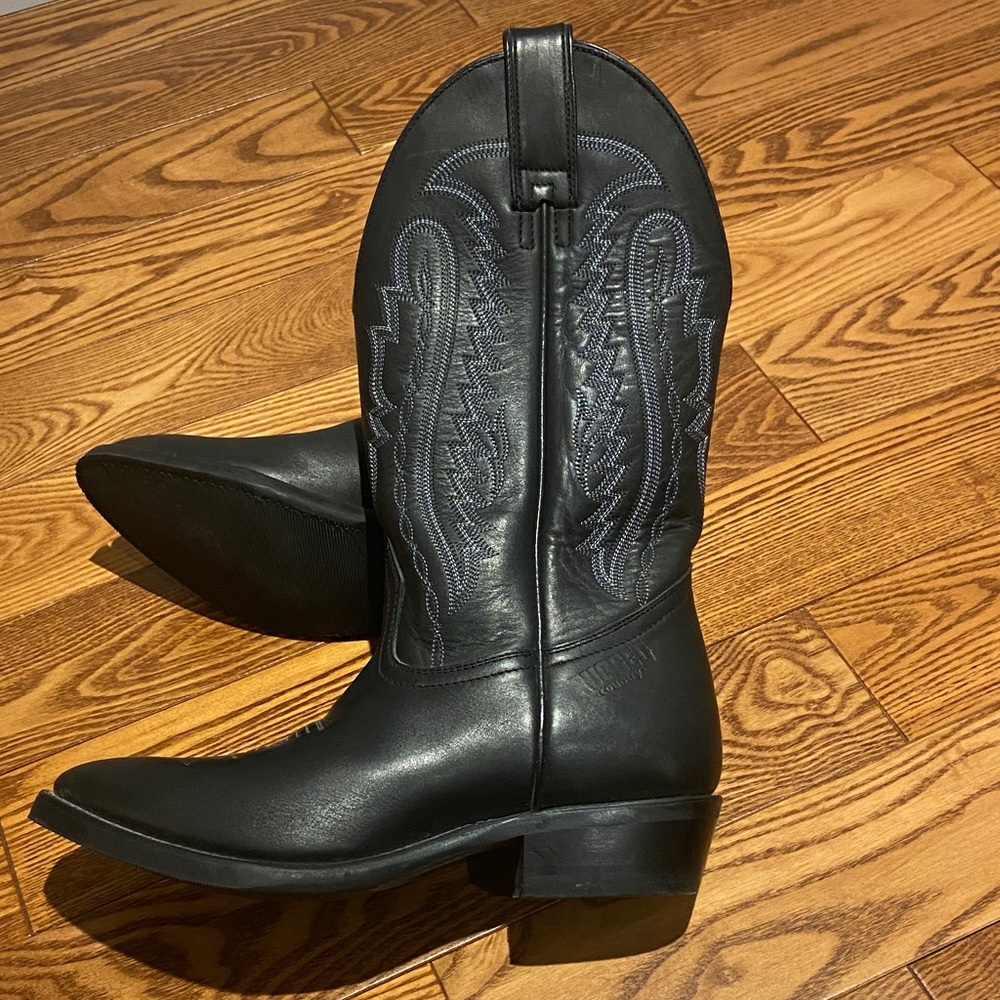 Rugged Country Black Cowboy Boots *like new